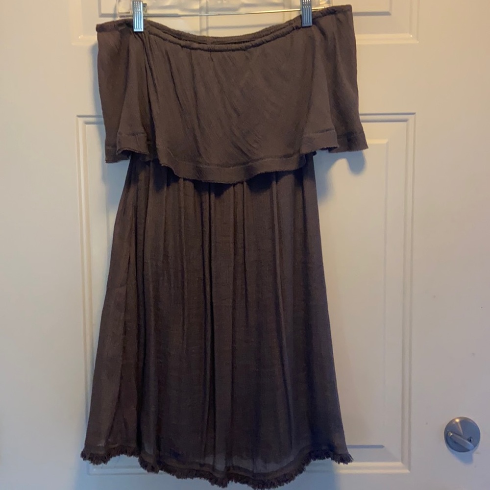 Off the shoulder dress with pockets!